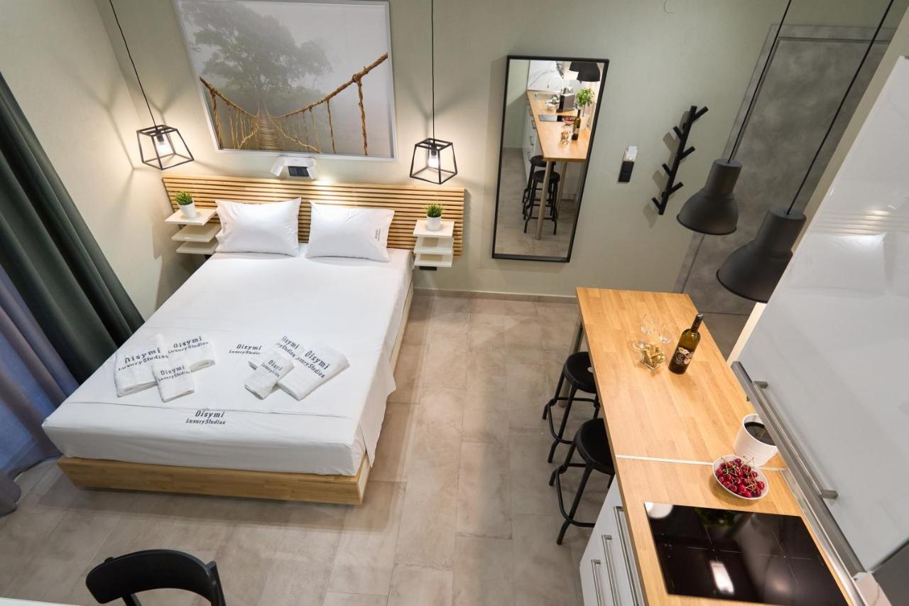 Oisymi Luxury Studios Néa Péramos 外观 照片